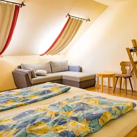 Napkelte Vendeghaz בית הארחה 3*