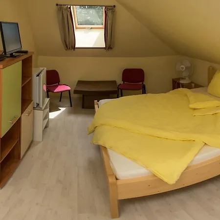 Napkelte Vendeghaz 3* Orfű